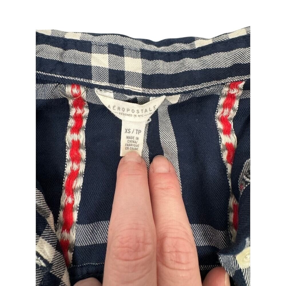 Aeropostale Plaid Button Down Shirt XS Navy Blue White Lightweight Cotton Blend - Picture 3 of 4